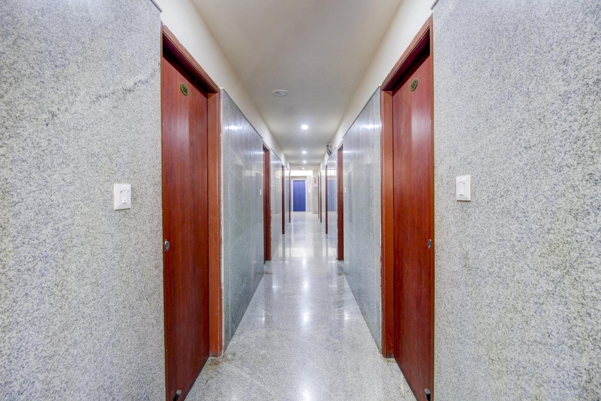 Super Hotel O Nar Comforts Near Ksr Railway Station Bangalore Exterior foto